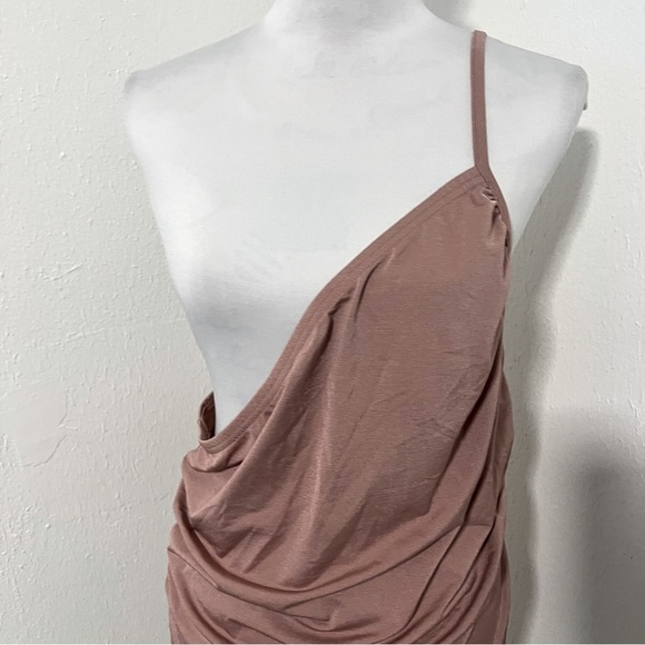 NWT PRETTY LITTLE THING Women’s Plus 16 Rose Ruched One Shoulder Bodycon Dress - Picture 2 of 8